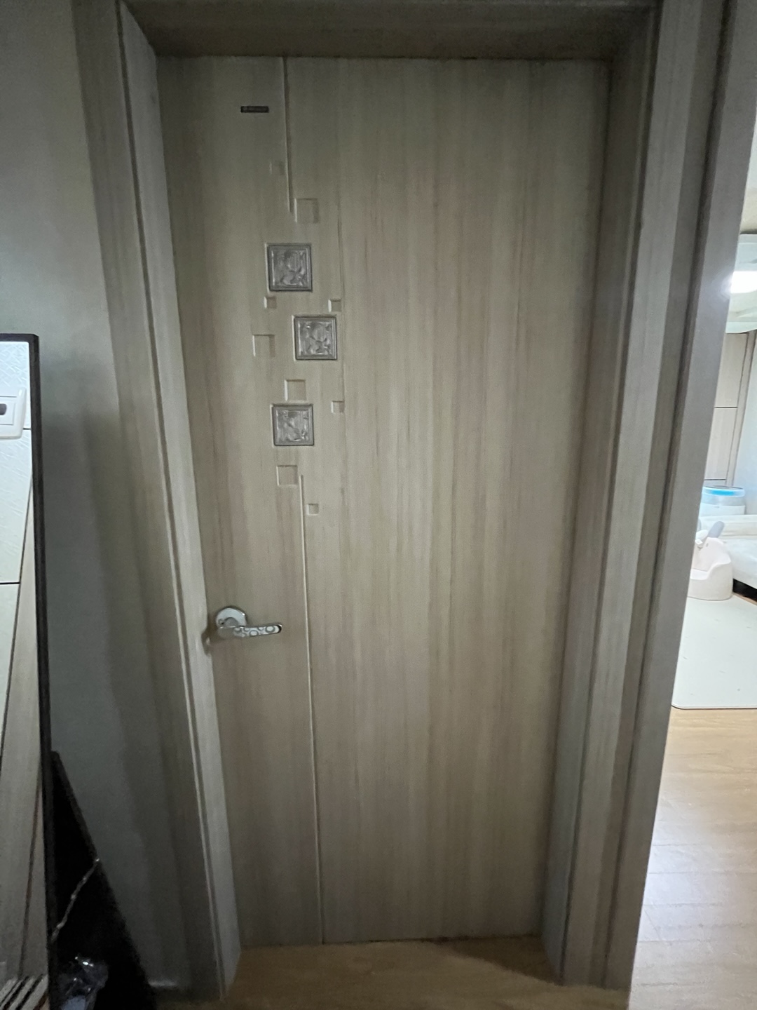 [방문짝교체] 목동 빌라 문짝 교체하였습니다.